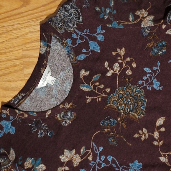 Top - Picture 1 of 7